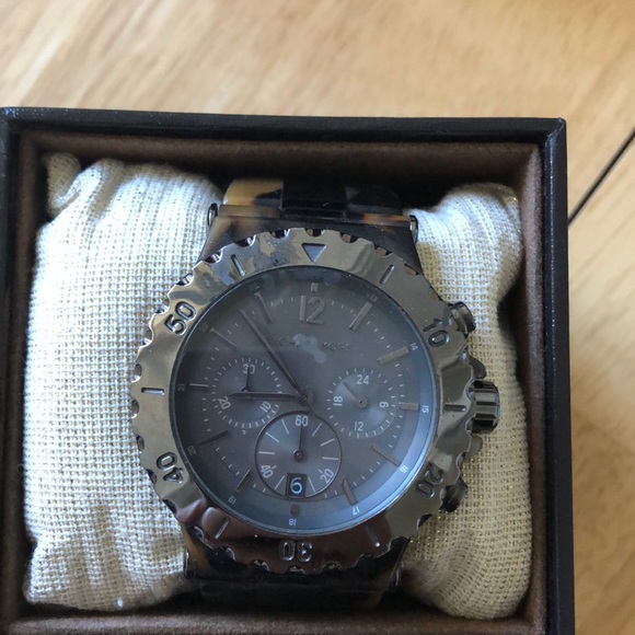 Michael Kors brown tortoise shell watch
